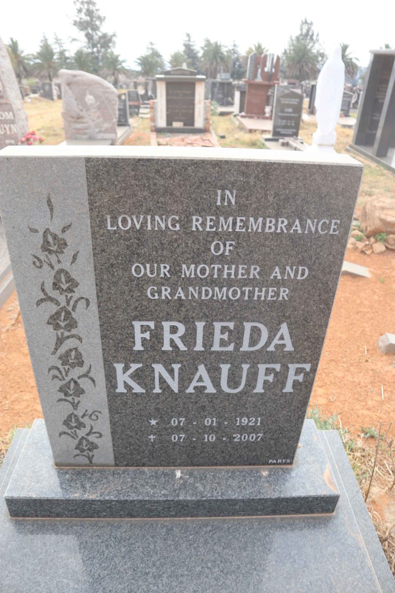 KNAUFF Frieda 1921-2007