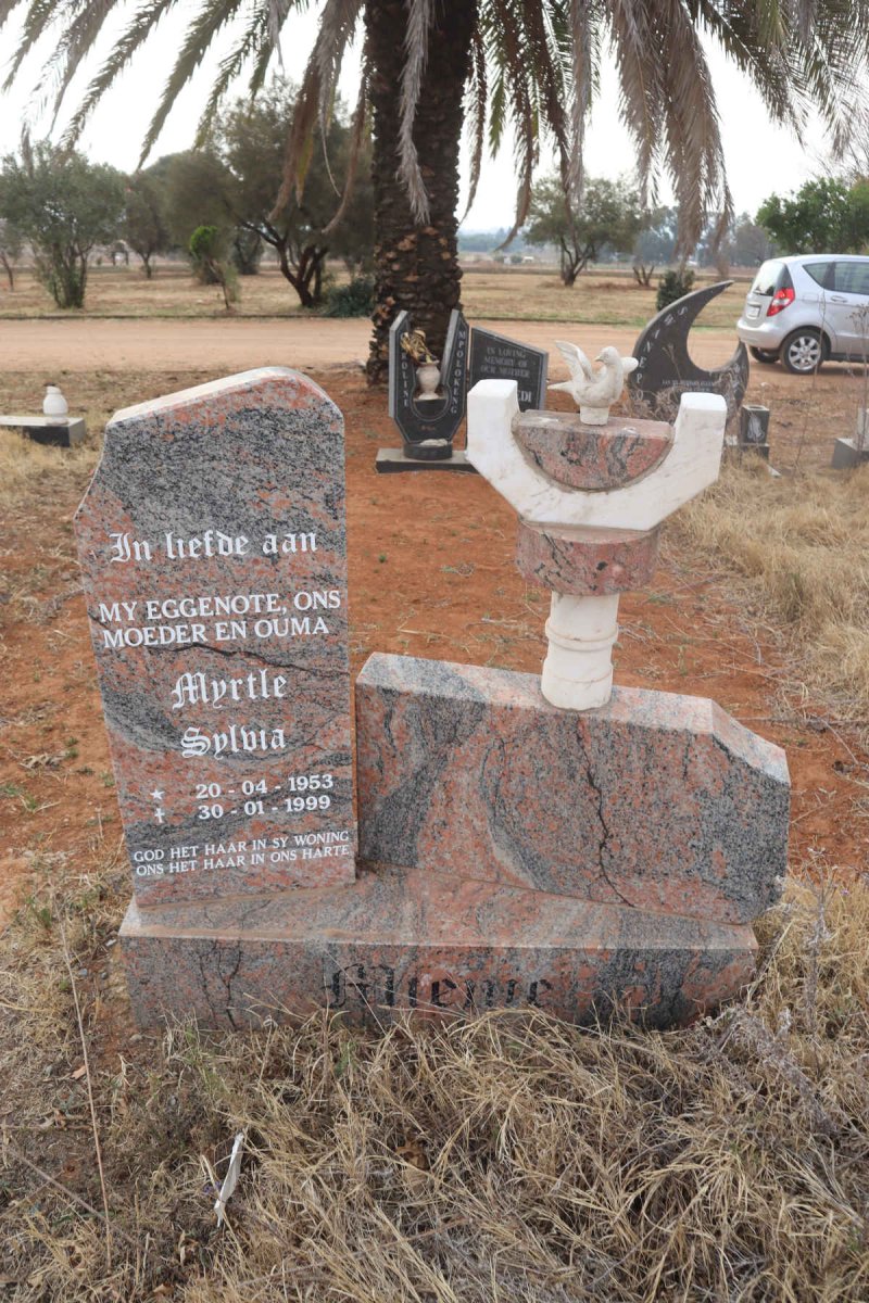 MIENIE Myrtle Sylvia 1953-1999