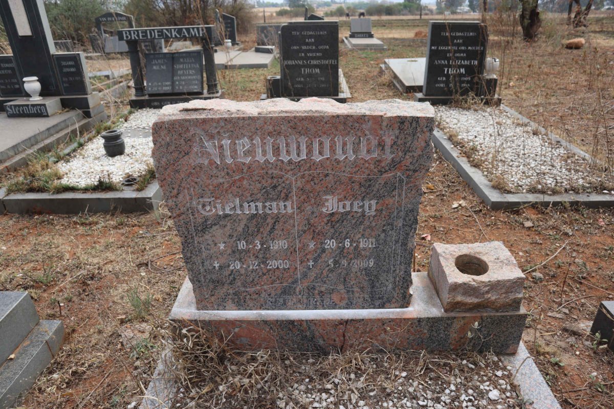 NIEUWOUDT Tielman 1910-2000 & Joey 1911-2009