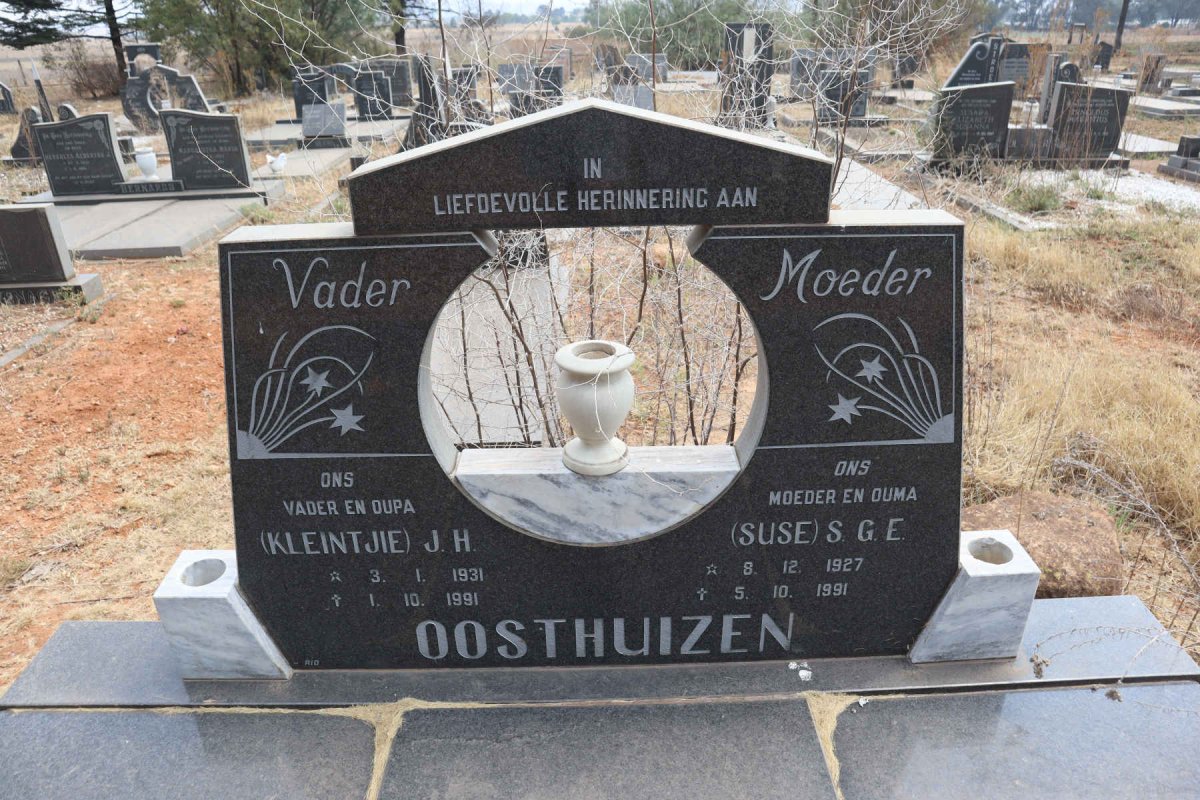 OOSTHUIZEN J.H. 1931-1991 & S.G.E. 1927-1991