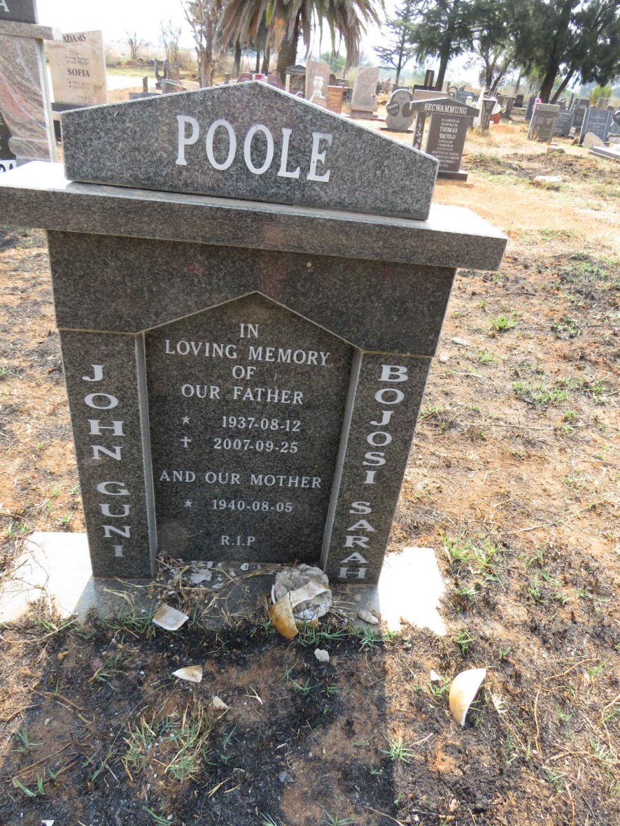 POOLE John Guni 1937-2007 & Bojosi Sarah 1940-