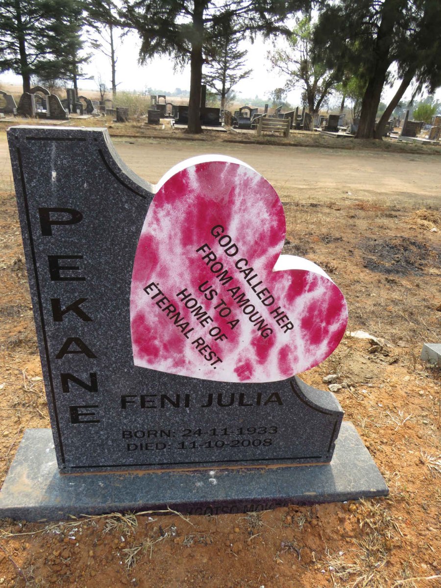 PEKANE Feni Julia 1933-2008