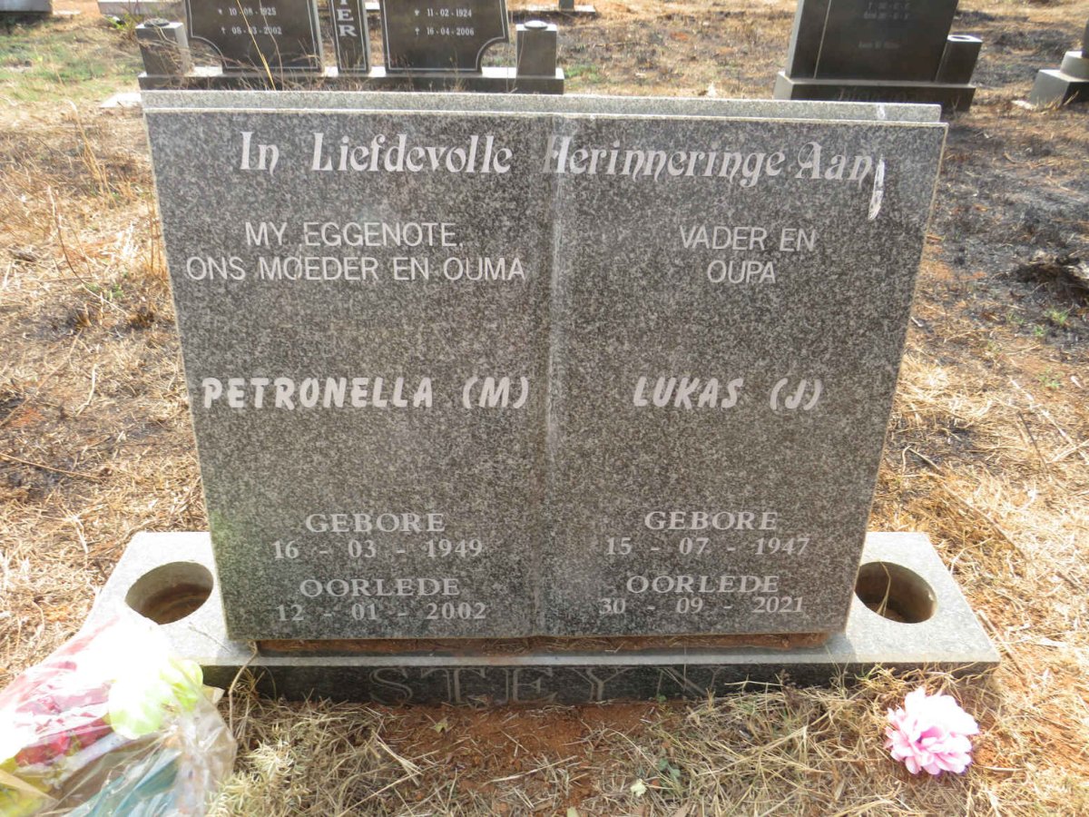 STEYN Lukas J. 1947-2021 & Petronella M. 1949-2002