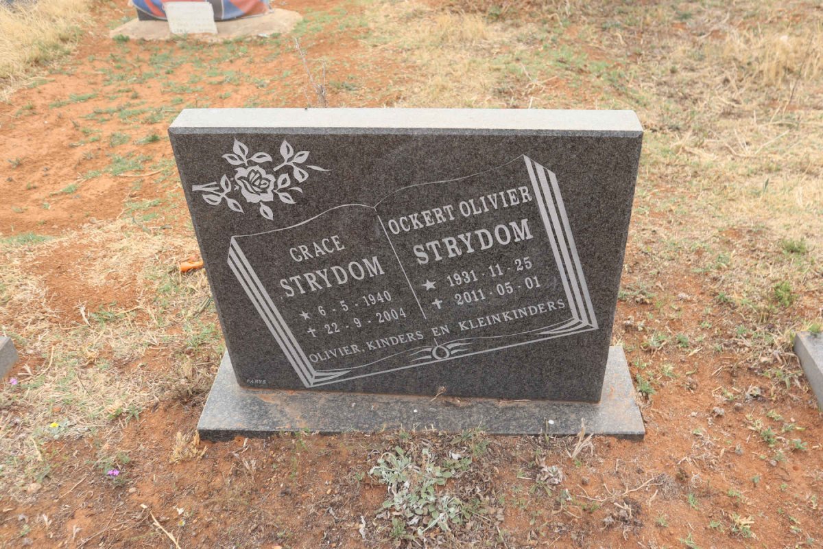 STRYDOM Ockert Olivier 1931-2011 & Grace 1940-2004