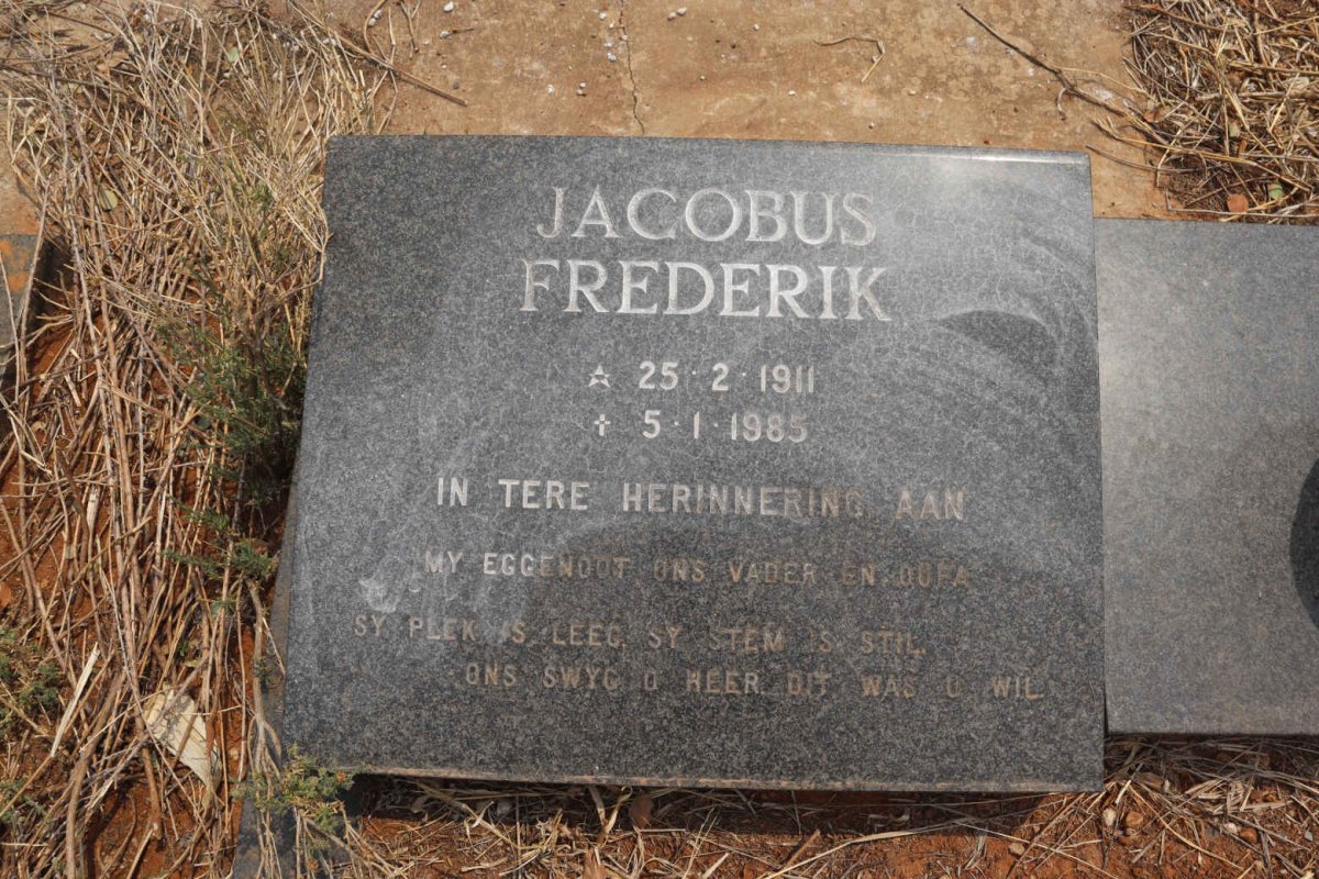VILJOEN Jacobus Frederik 1911-1985 & Maria Dorethea 1921-1986 _3
