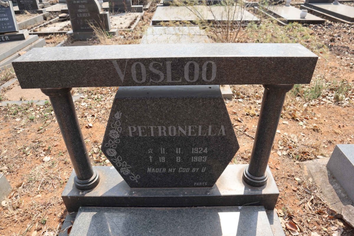 VOSLOO Petronella 1924-1983