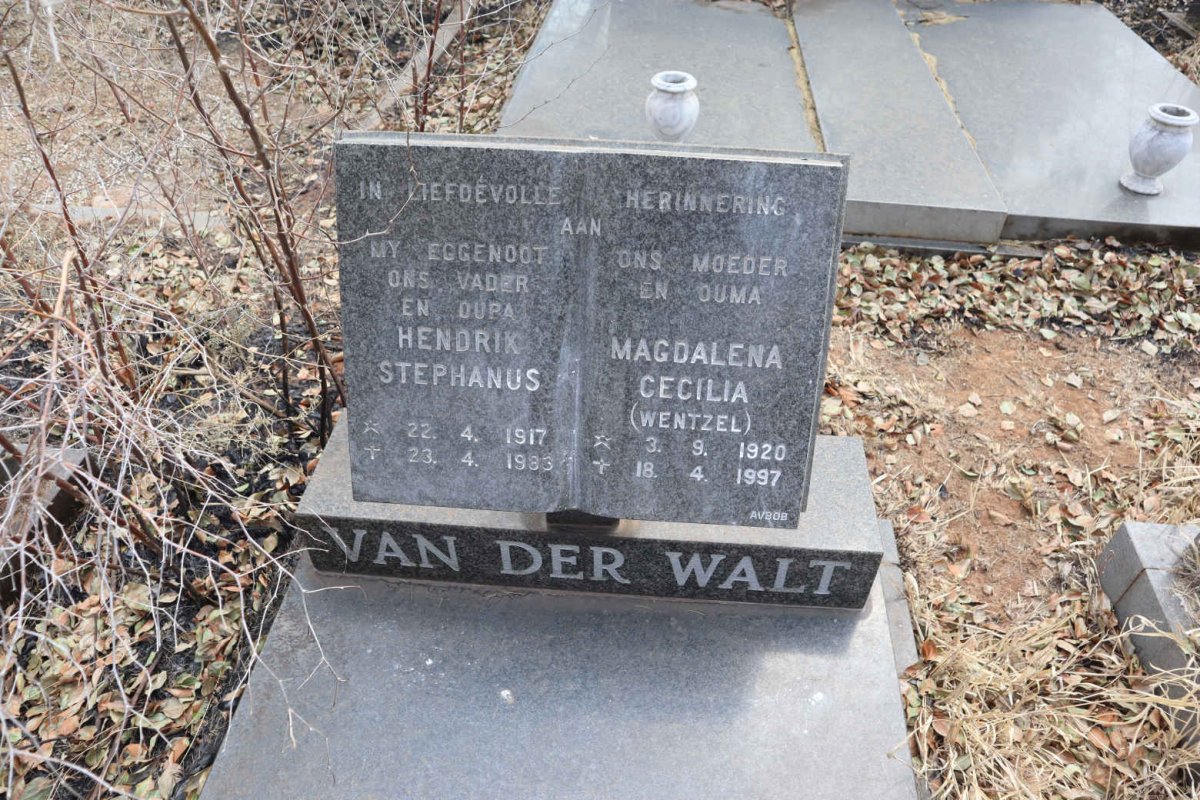 WALT Hendrik Stephanus, van der 1917-1983 & Magdalena Cecilia WENTZEL 1920-1997