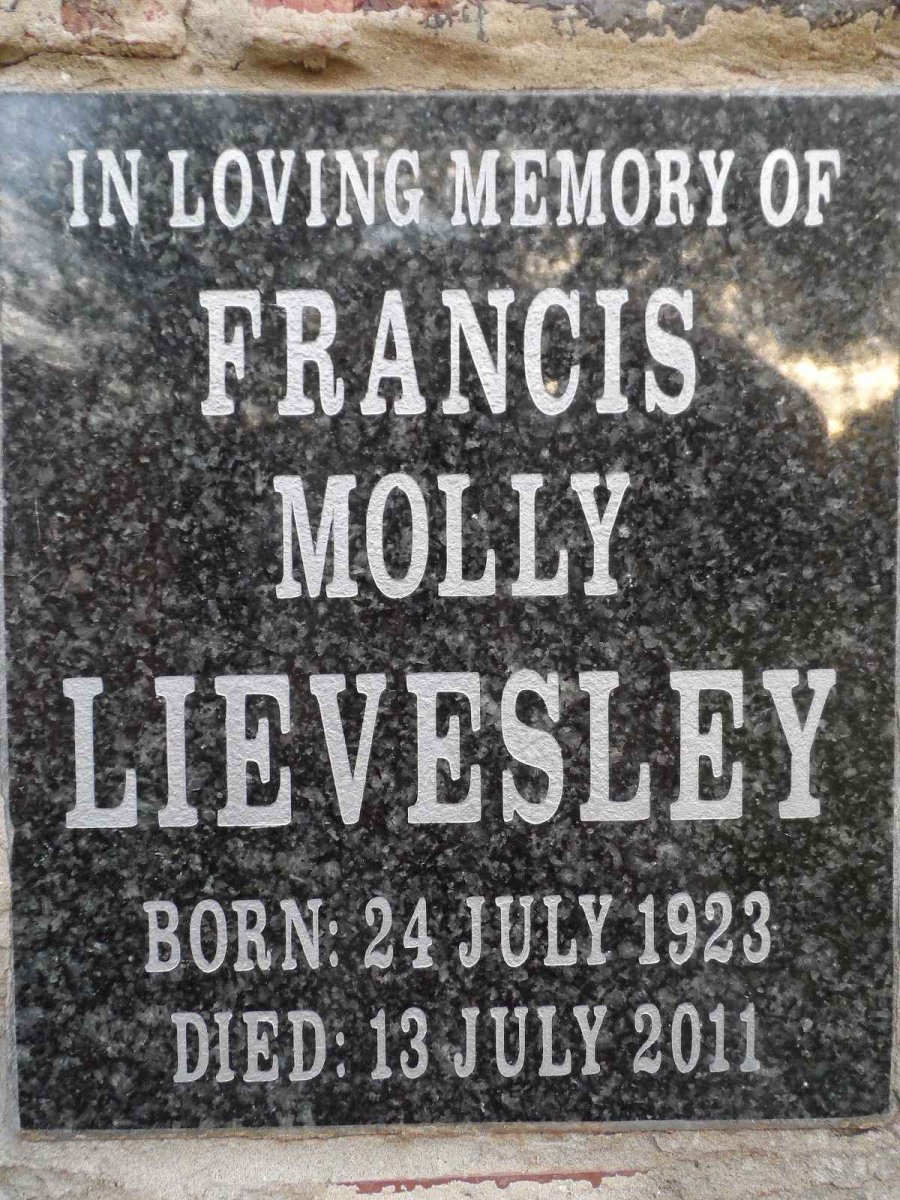 LIEVESLEY Francis Molly 1923-2011