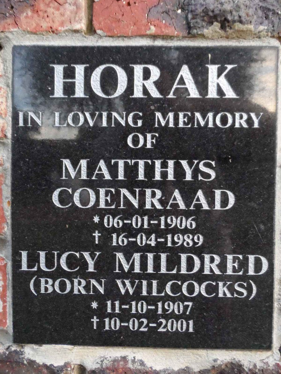 HORAK Matthys Coenraad 1906-1989 &amp; Lucy Mildred WILCOCKS 1907-2001