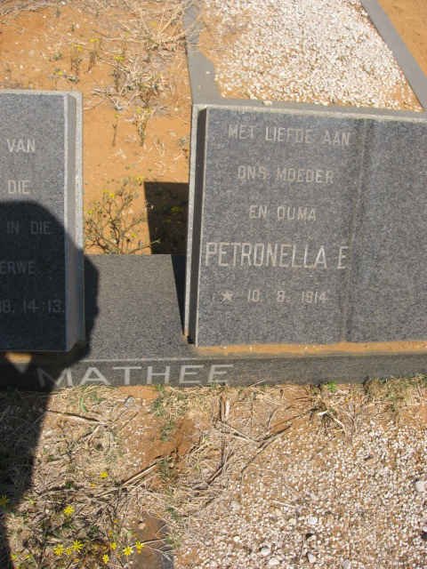 MATHEE Petronella E. 1914-
