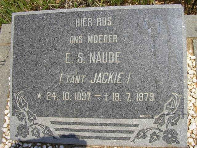 NAUDE E.S. 1897-1979