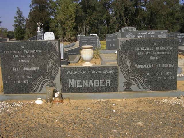 NIENABER Gert Johannes 1922-1975 &amp; Magdalena Galbertha 1924-1975