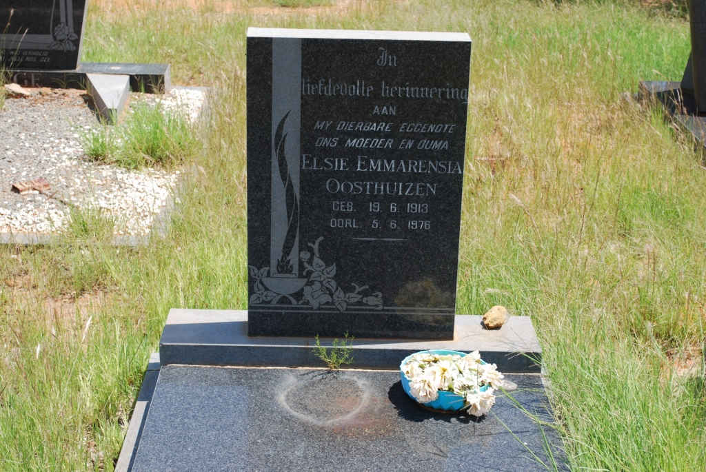 OOSTHUIZEN Elsie Emmarensia 1913-1976