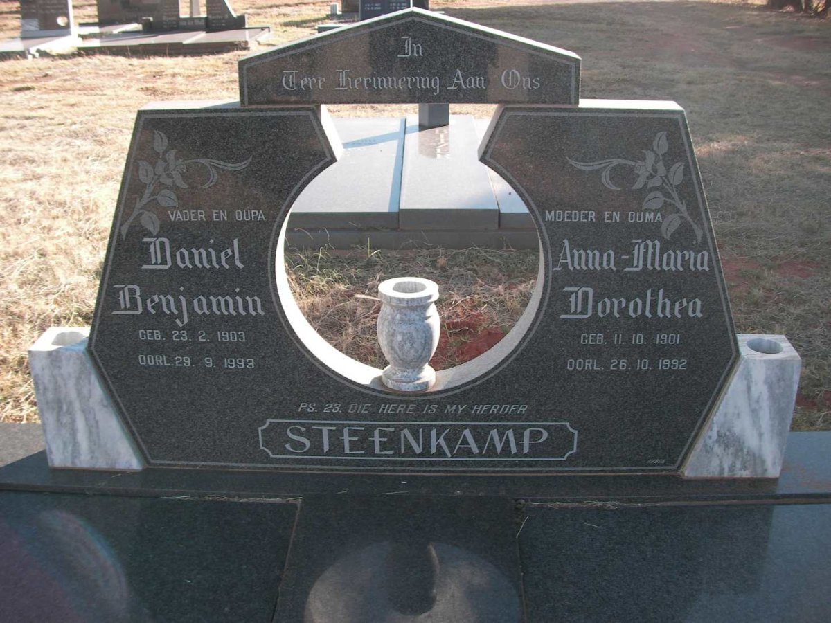 STEENKAMP Daniel Benjamin 1903-1993 &amp; Anna-Maria Dorothea 1901-1992