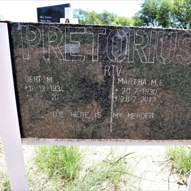 PRETORIUS Gert M. 1934- &amp; Martha M.E. 1930-2012