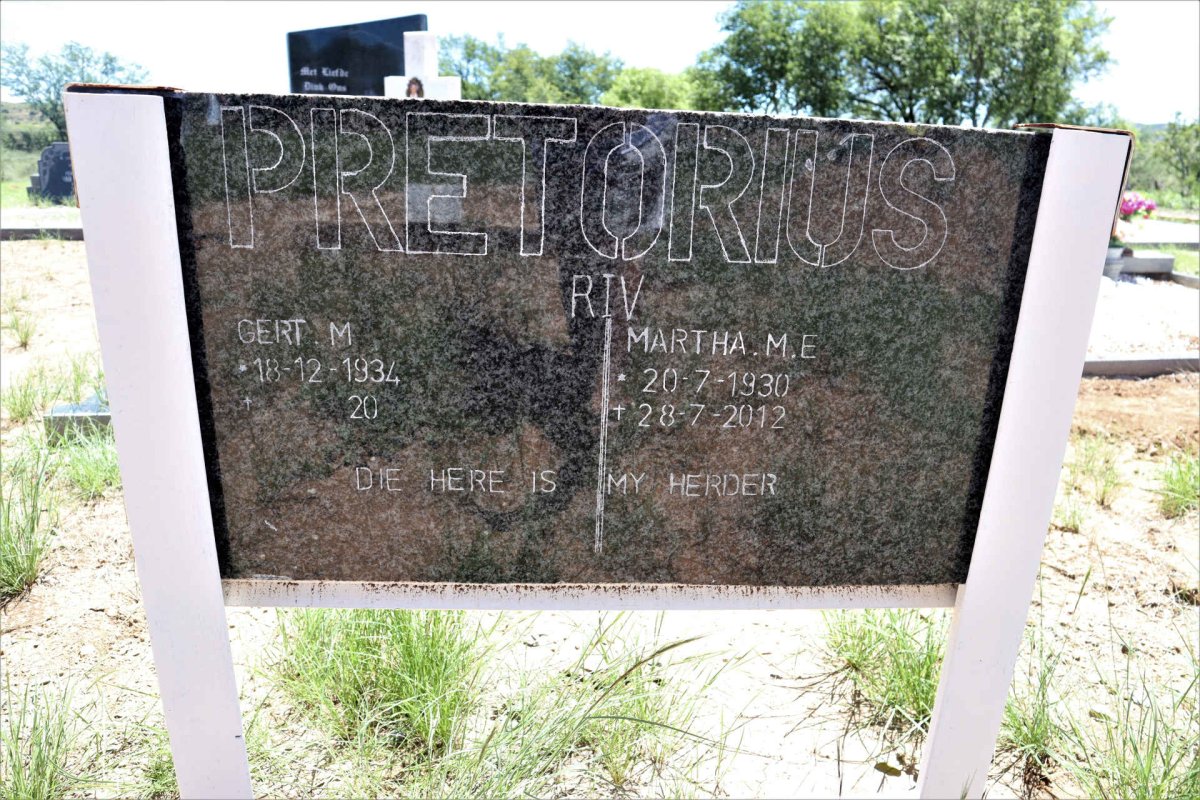 PRETORIUS Gert M. 1934- &amp; Martha M.E. 1930-2012