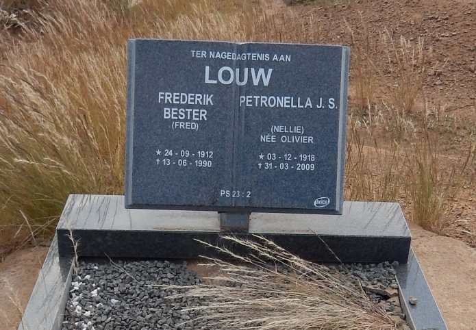 LOUW Frederik Bester 1912-1990 &amp; Petronella J.S. OLIVIER 1918-2009
