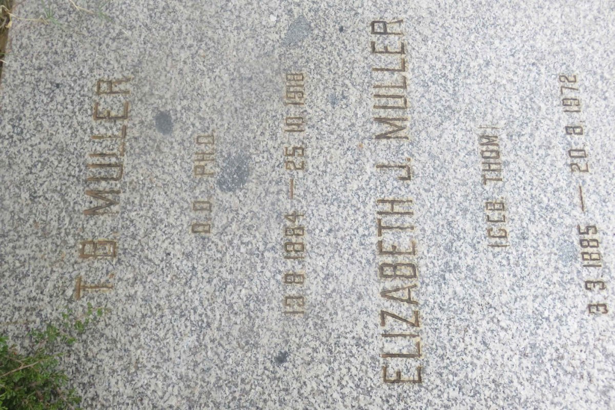 MULLER T.B. 1884-1918 &amp; Elizabeth J. THOM 1885-1972