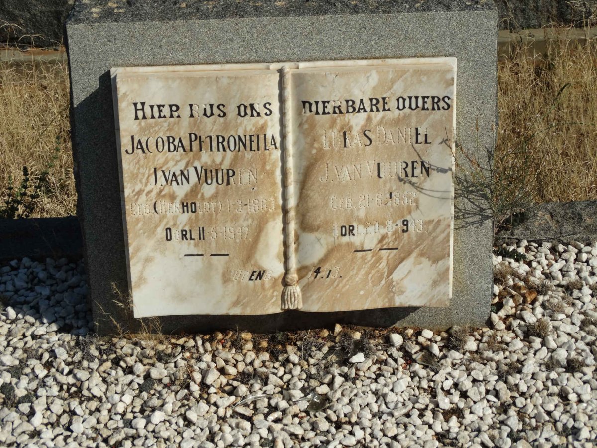 VUUREN Lukas Daniel, J. van 1852-1943 &amp; Jacoba Petronella HERHOLDT 1863-1947