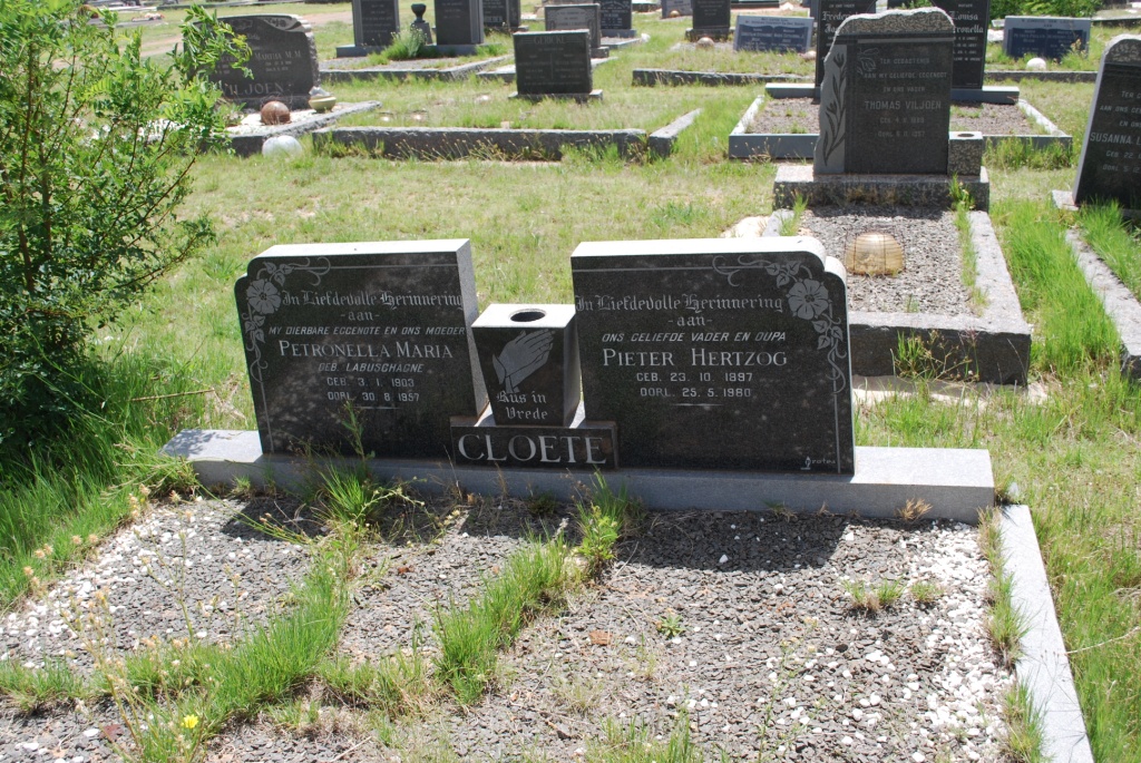 CLOETE Pieter Hertzog 1897-1980 &amp; Petronella Maria LABUSCHAGNE 1903 − 1957