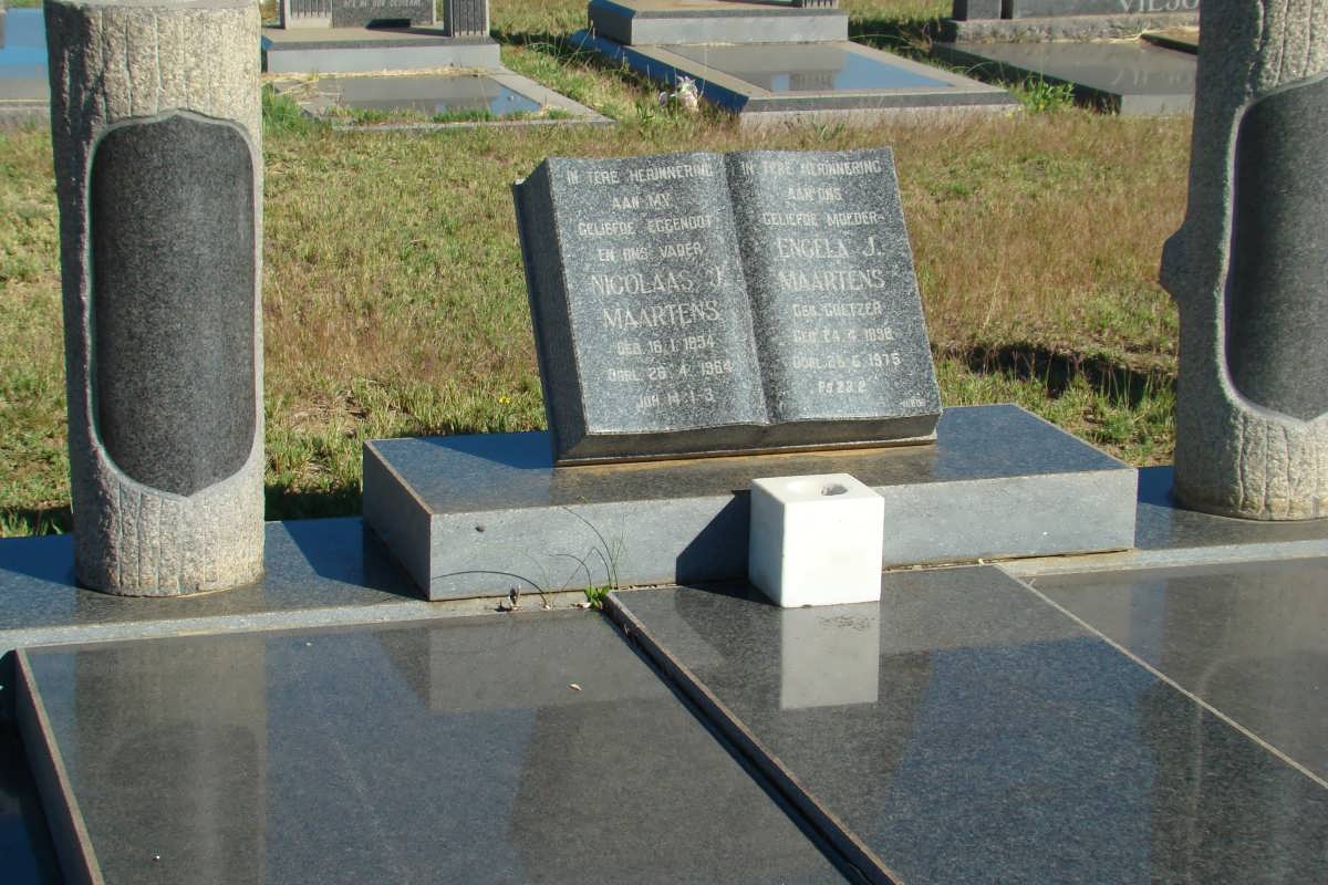 MAARTENS Nicolaas J. 1894-1964 &amp; Engela J. COETZER 1898-1975