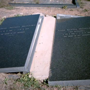 MEINTJES Barend Jacobus 1912-1978 &amp; Anna Aletta MYBURGH 1918-1981