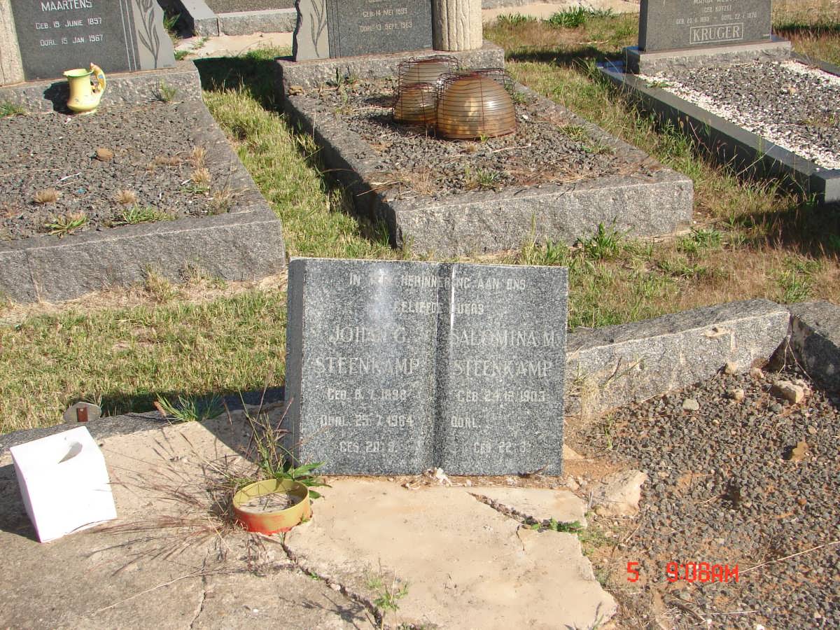 STEENKAMP Johan G. 1898-1964 &amp; Salomina M. 1903-