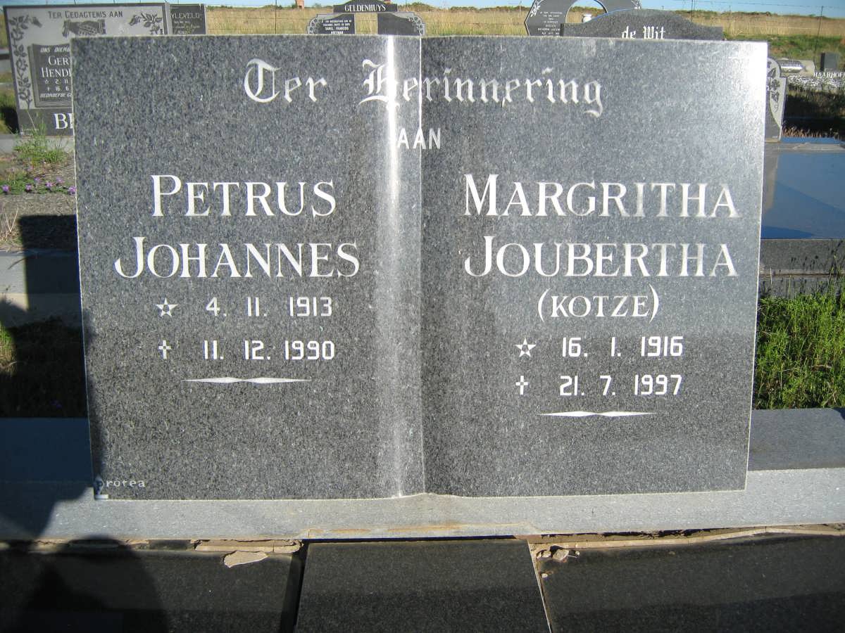 UYS Petrus Johannes 1913-1990 &amp; Margritha Joubertha KOTZE 1916-1997