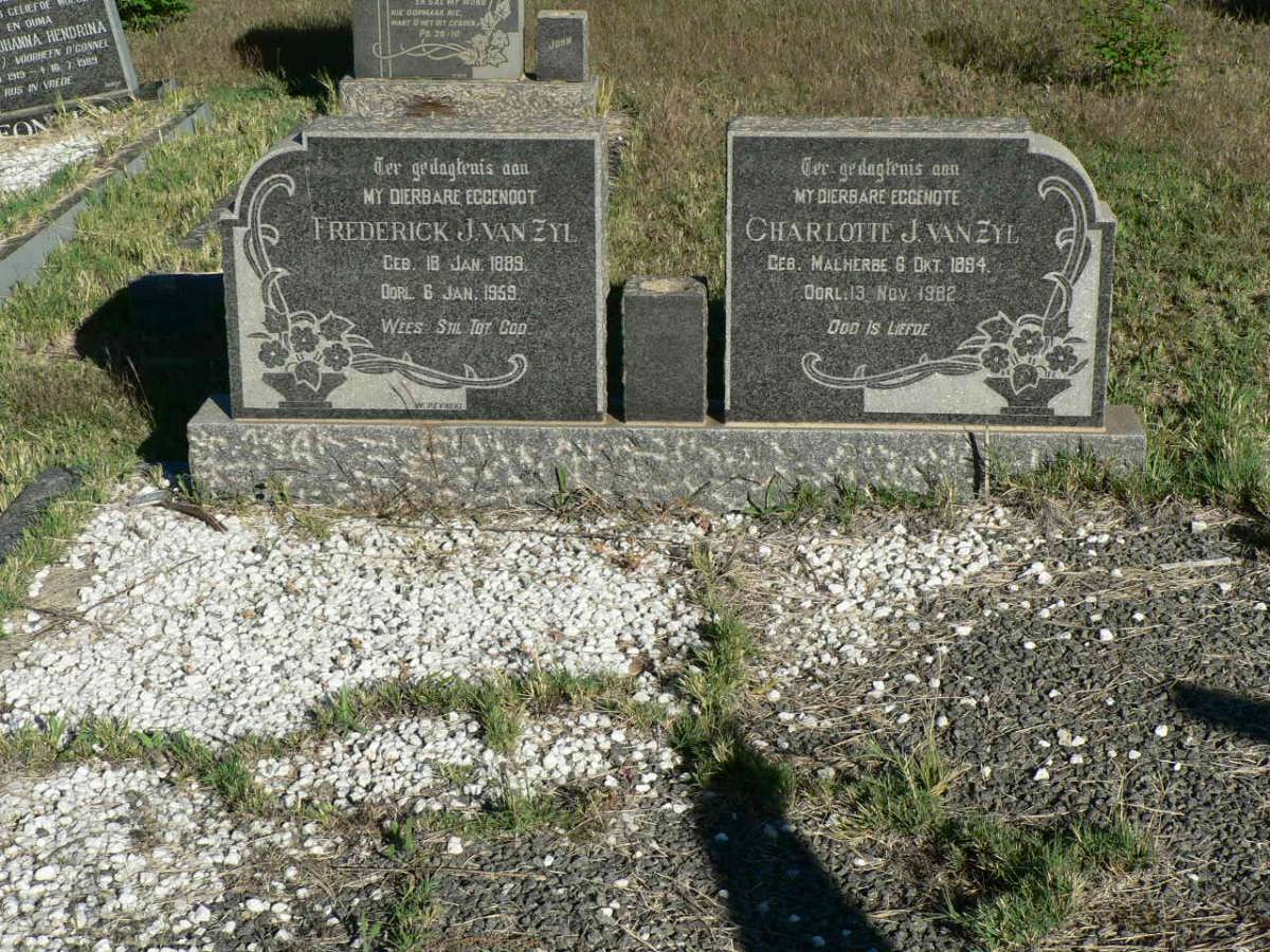 ZYL Frederick J., van 1889-1959 &amp; Charlotte J. MALHERBE 1894-1982