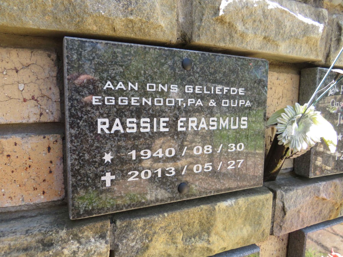 ERASMUS Rassie 1940-2013