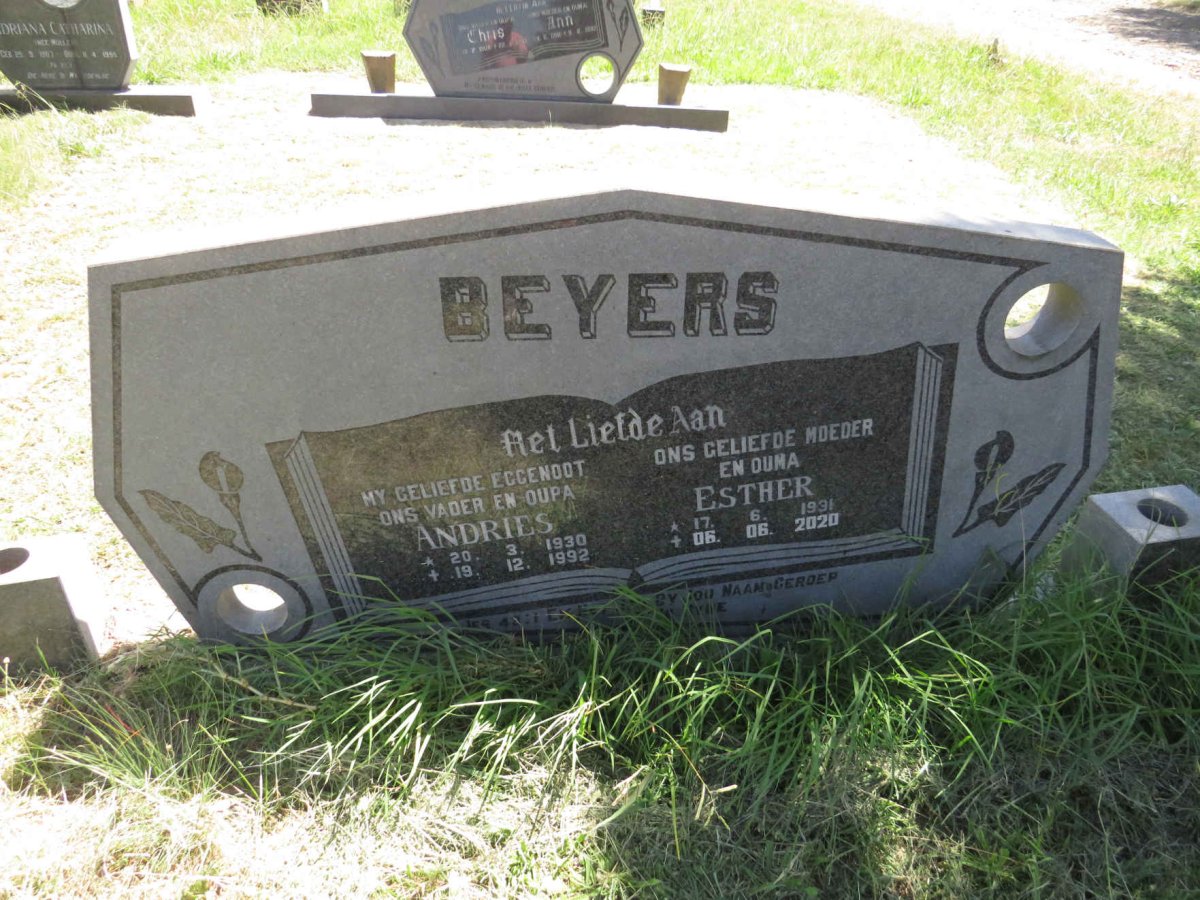 BEYERS Andries 1930-1992 & Esther 1931-2020