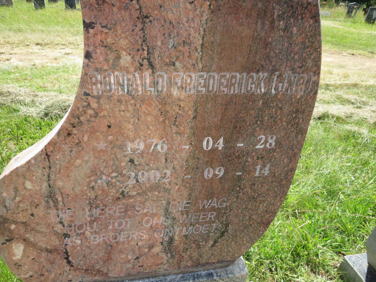 HUNT Ronald Frederick 1953-2002 & Elizabeth Catharina 1954-2002 :: HUNT Ronald Frederick 1976-2002  _3