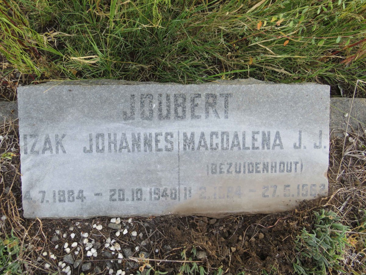 JOUBERT Izak Johannes 1884-1940 & Magdalena J.J. BEZUIDENHOUT 1884-1962