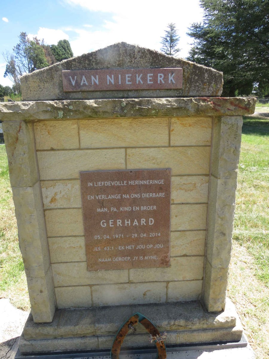 NIEKERK Gerhard, van 1971-2014