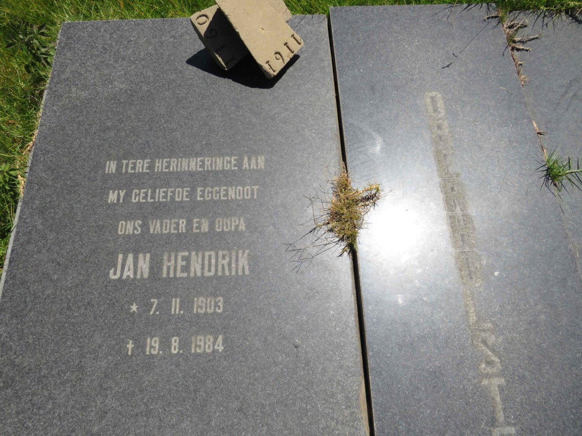 OBERHOLSTER Jan Hendrik 1903-1984 & Hester Maria Jacoba 190?-1986 _2