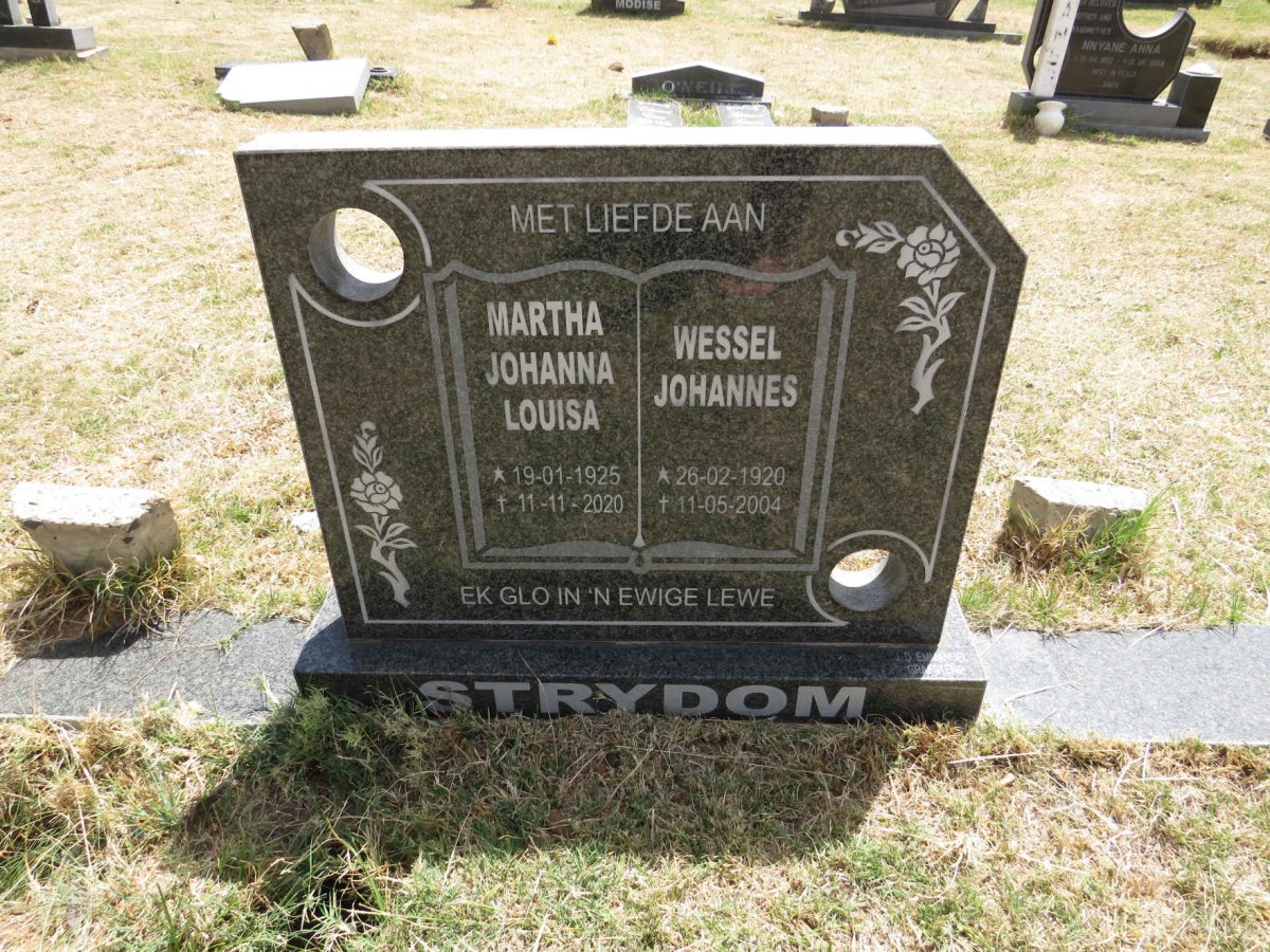 STRYDOM Wessel Johannes 1920-2004 & Martha Johanna Louisa 1925-2020