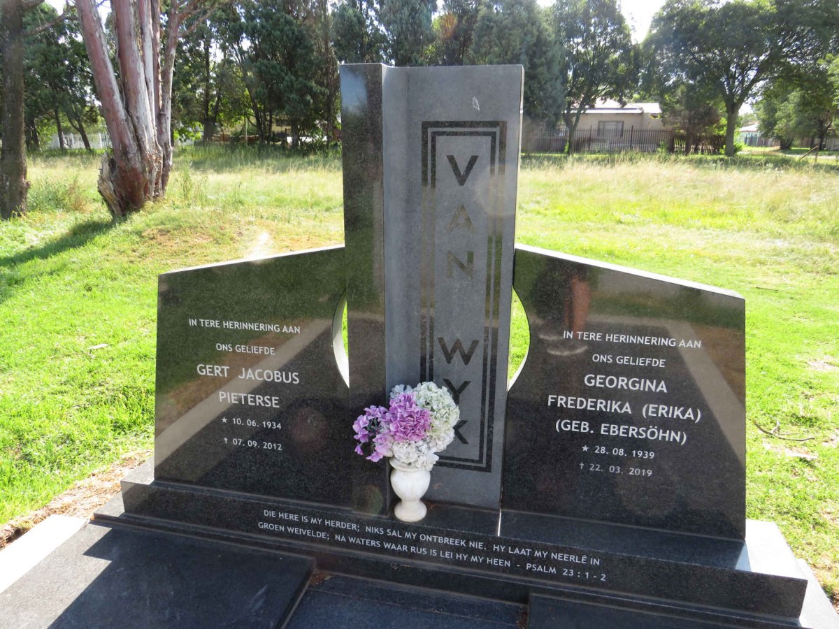 WYK Gert Jacobus Pieterse, van 1934-2012 & Georgina Frederika EBERSOHN 1939-2019