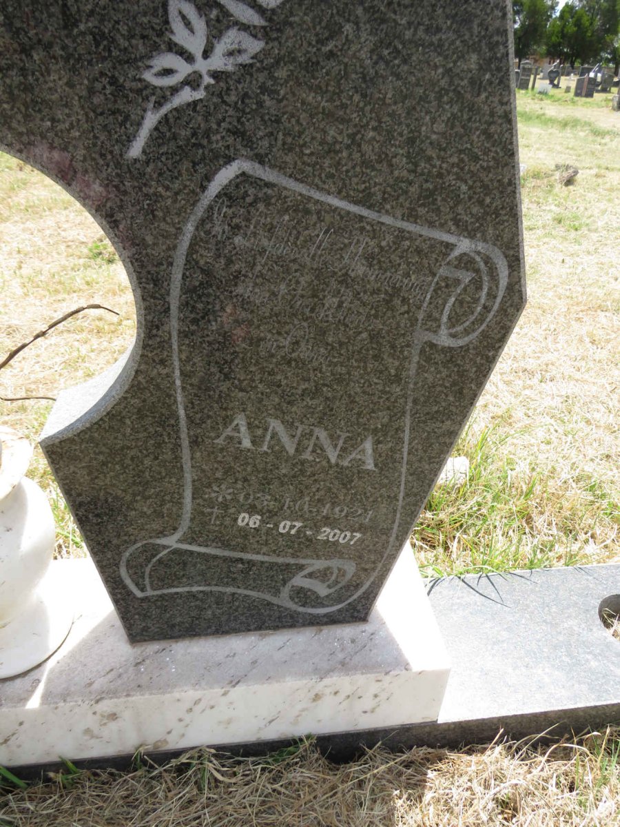WYK Danie, van 1918-2005 & Anna 1921-2007 _3