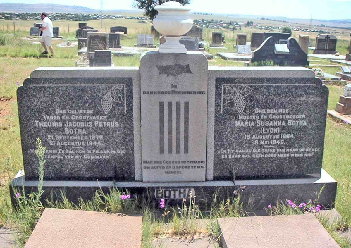 BOTHA Theunis Jacobus Petrus 1878-1944 &amp; Maria Susanna LYON 1884-1946