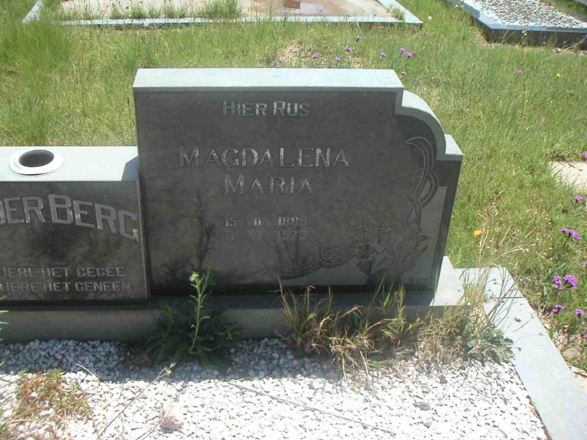 BERG Roedolf Nicolaas, van der 1893-1971 &amp; Magdalena Maria 1898-1973