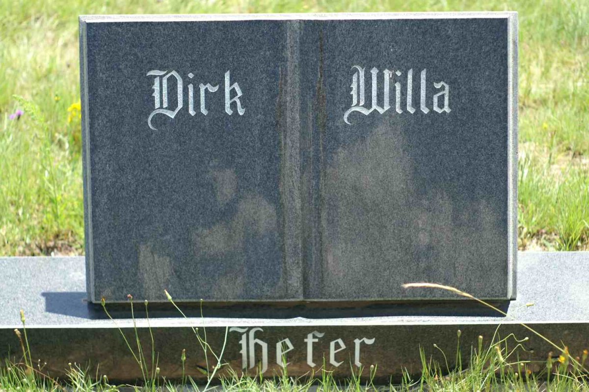 HEFER Dirk &amp; Willa