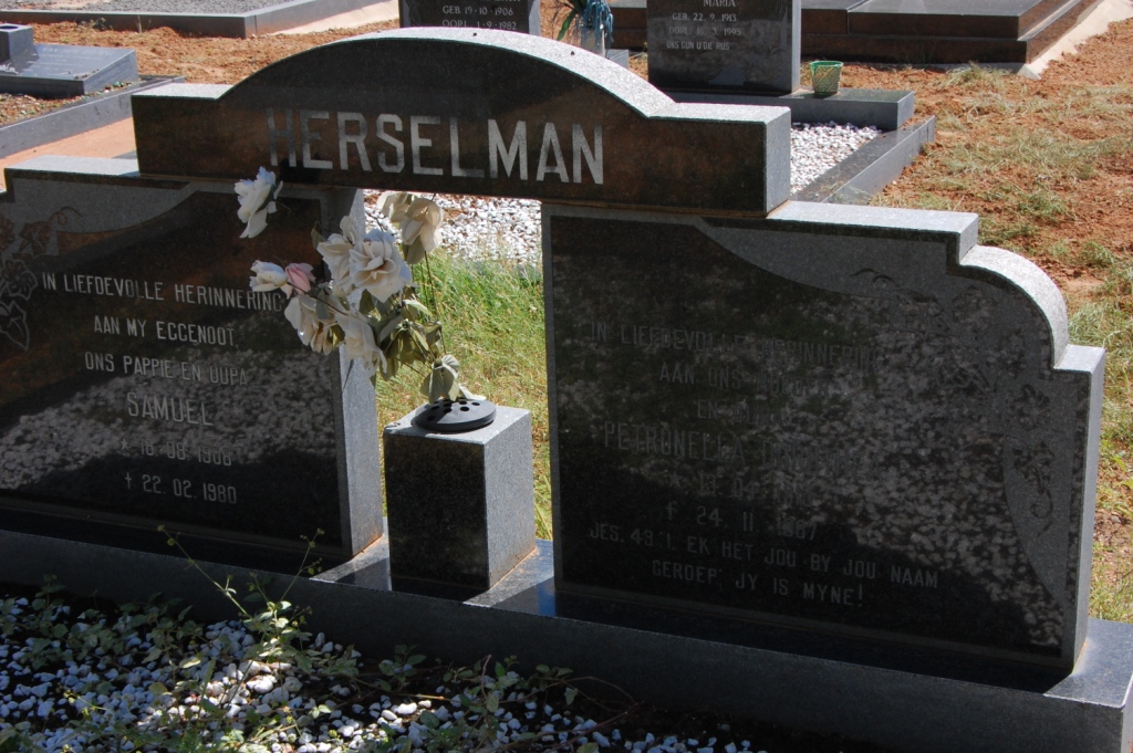 HERSELMAN Samuel 1908-1980 &amp; Petronella 19??-19??
