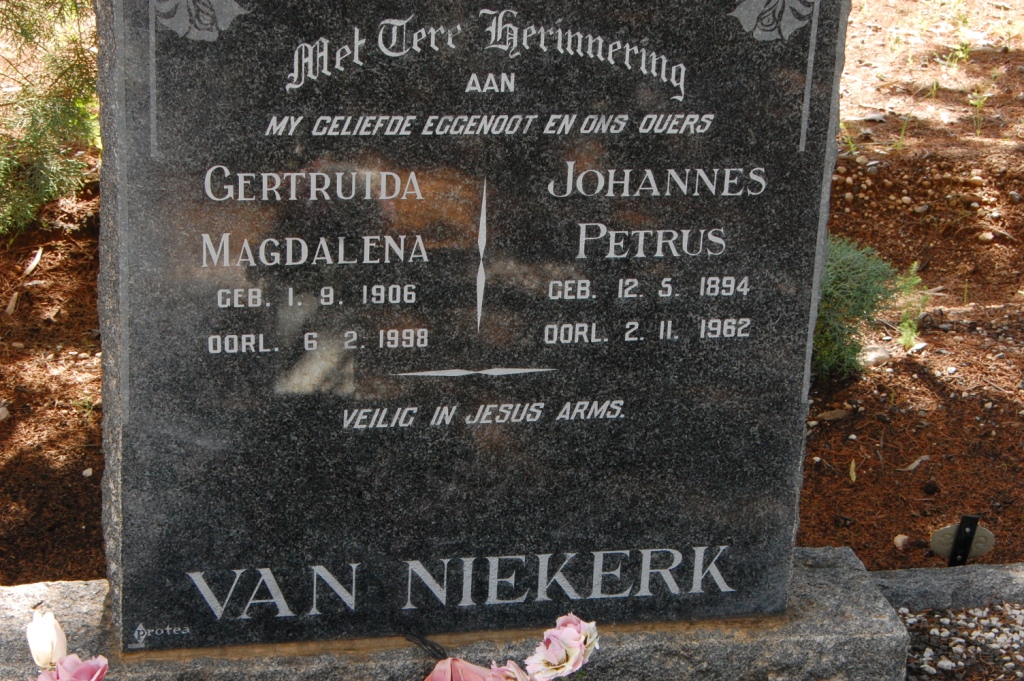 NIEKERK Johannes Petrus, van 1894-1962 &amp; Gertruida Magdalena 1906-1998