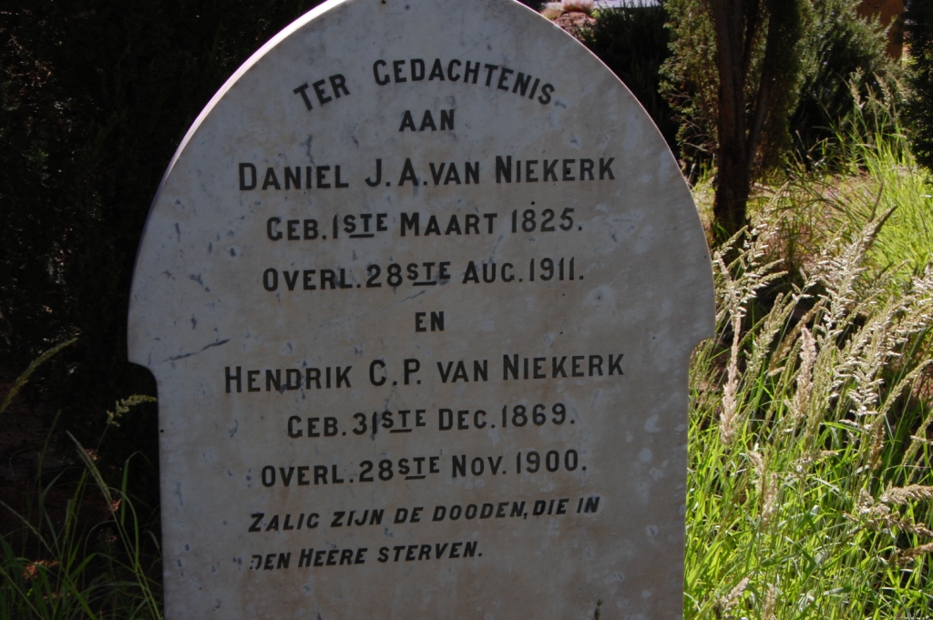 NIEKERK Daniel J.A., van 1825-1911 :: VAN NIEKERK Hendrik C.P. 1869-1900