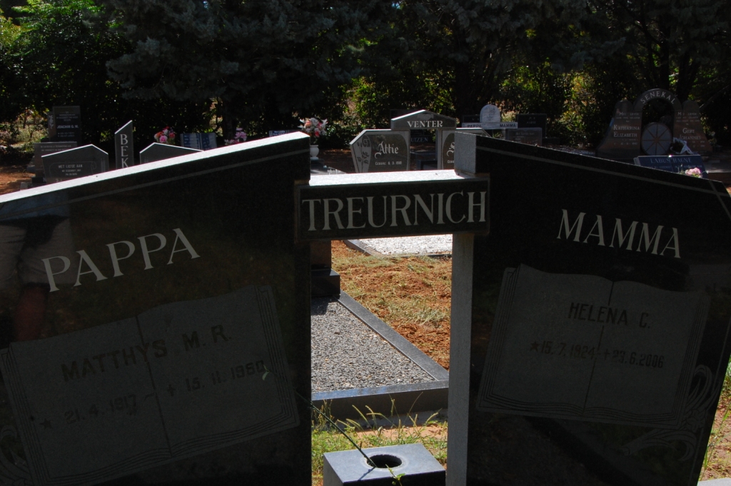TREURNICH Matthys M.P. ??-195? &amp; Helena C. 1921-2006