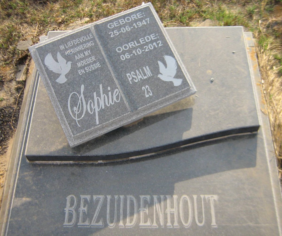 BEZUIDENHOUT Sophie 1947-2012