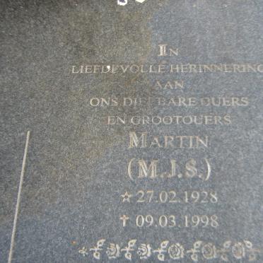 BELL M.J.S. 1928-1998 &amp; J.P. 1926-2000