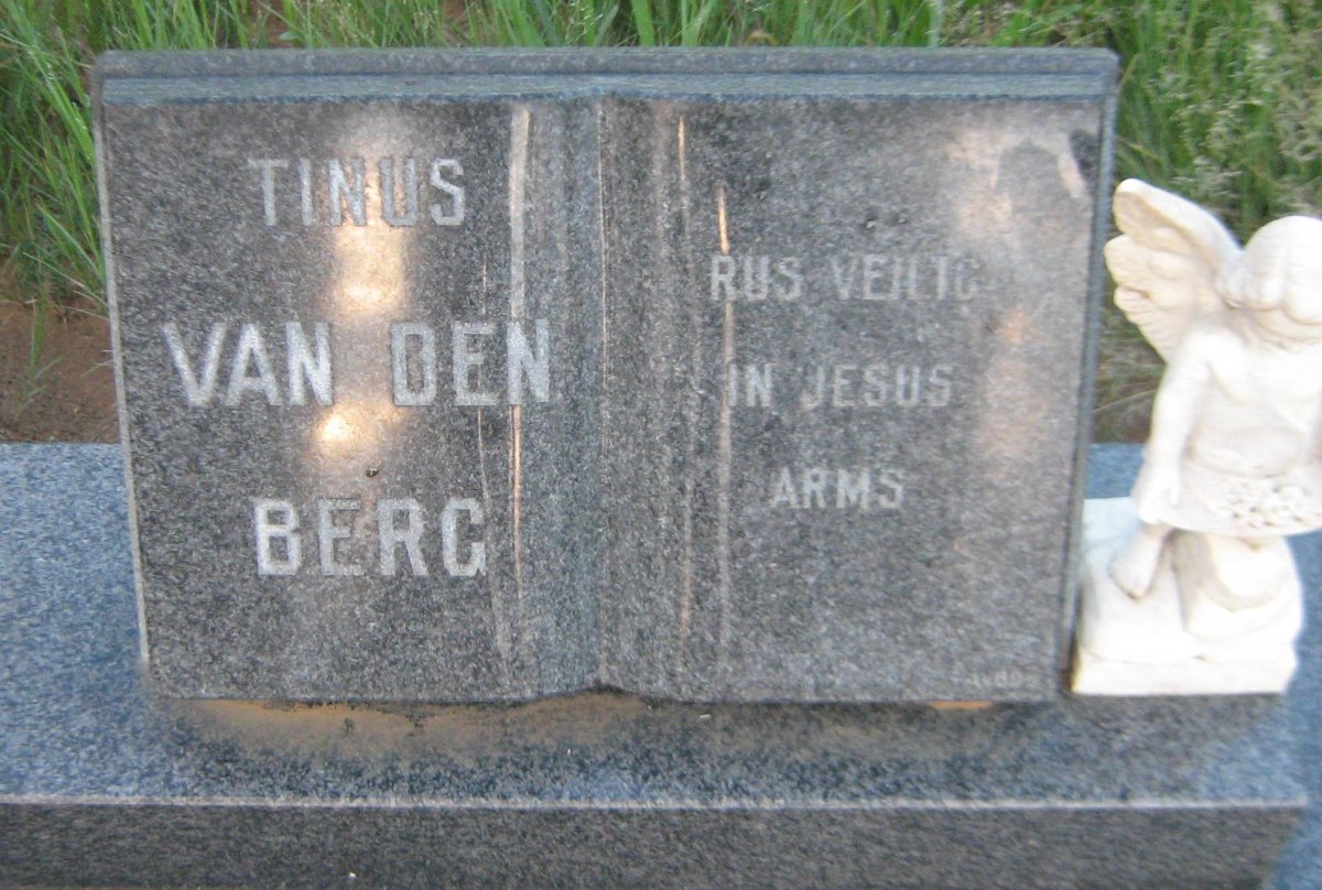 BERG Tinus, van den