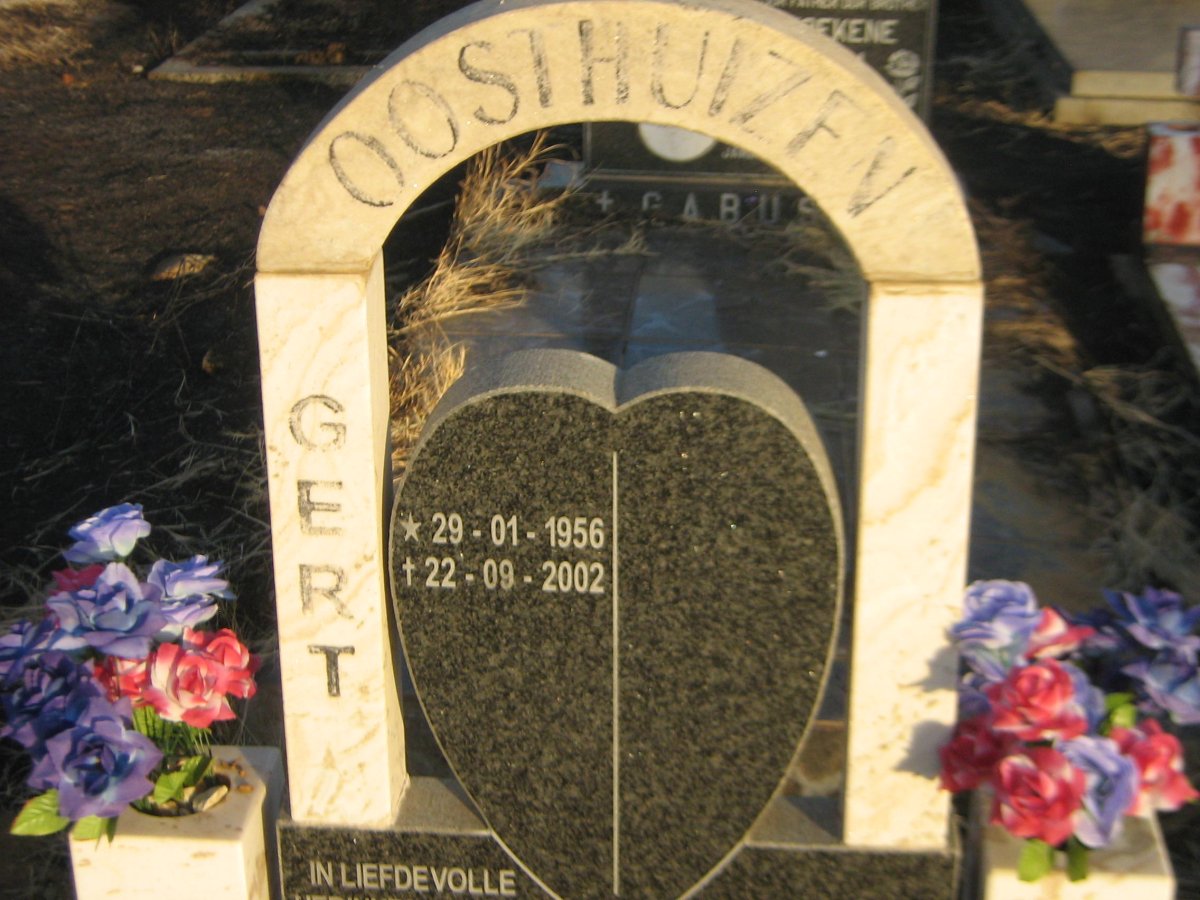OOSTHUIZEN Gert 1956-2002